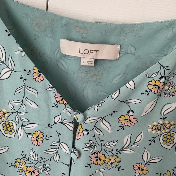 LOFT Floral V-Neck Camisole Tank Top Womens L Blue Green Button Front Romantic - Picture 2 of 7